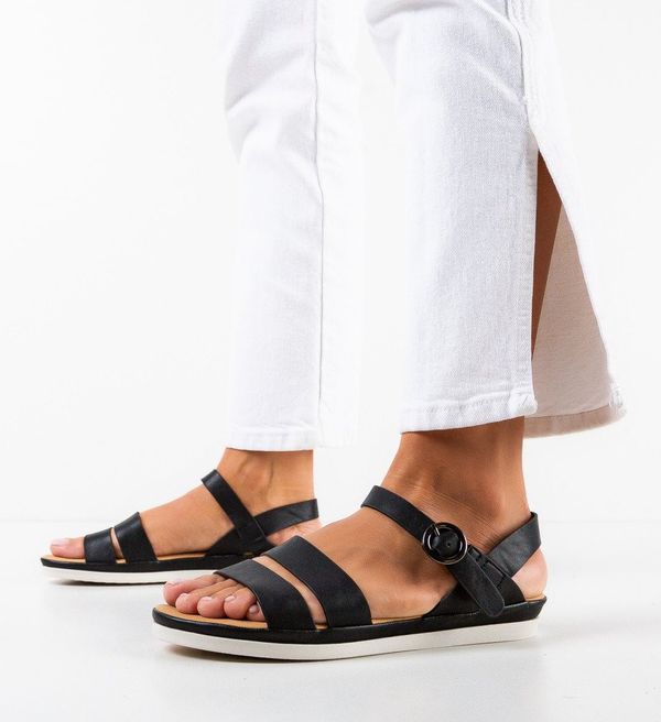 Angel Blue Сандали Manveer Черни