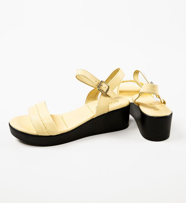 Udobni Сандали Meeko Жълти