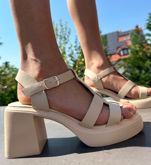 Botinelli Сандали Merriam Бежов