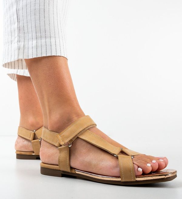 Ali Сандали Montes Бежов