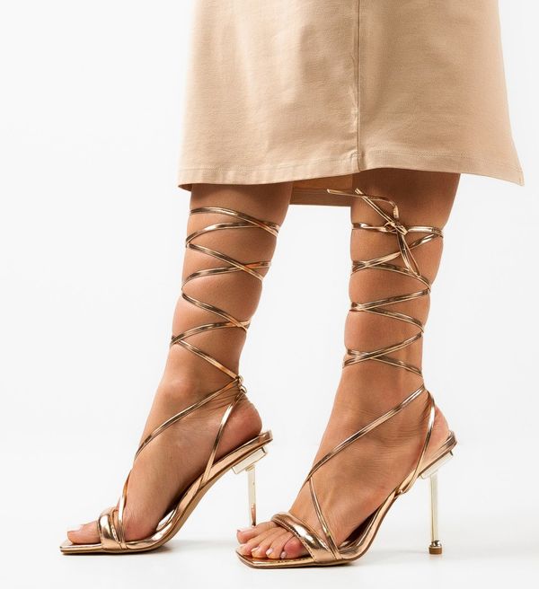 Ali Сандали на ток Abbondio Златни