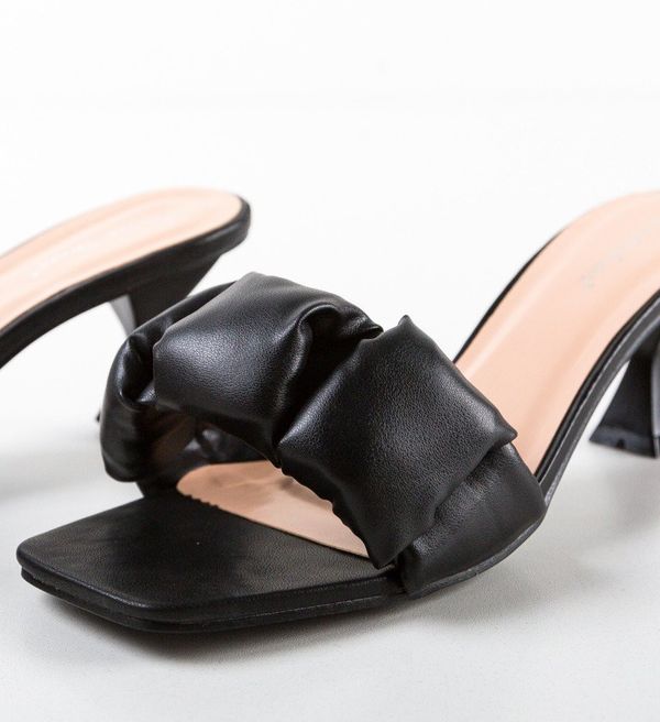 Ali Сандали на ток Amiya Черни