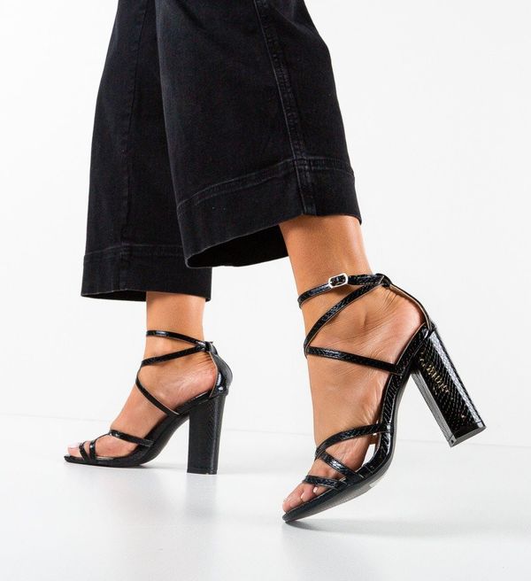 Ali Сандали на ток Angon Черни