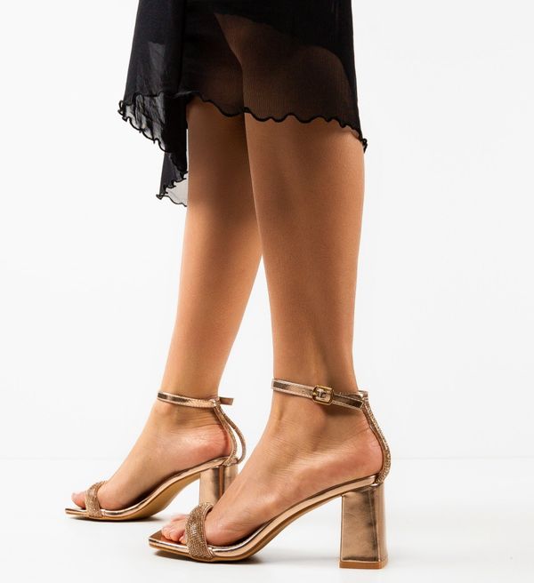 Ali Сандали на ток Aqsa Златни