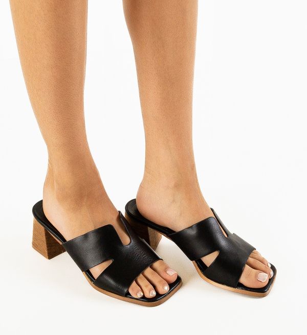 Ali Сандали на ток Aryaana Черни