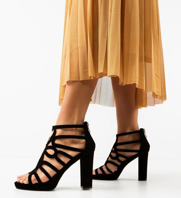 Mei Сандали на ток Aviaaja Черни