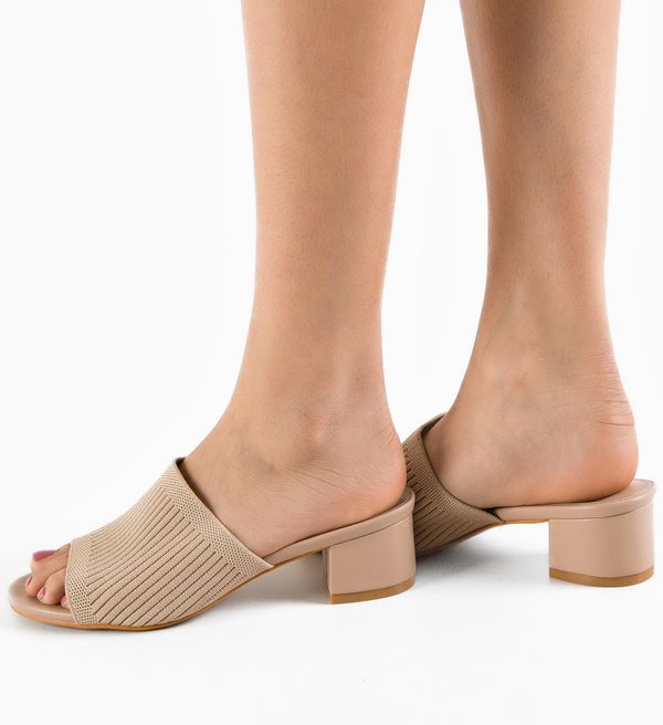 Mei Сандали на ток Bahrain Бежов