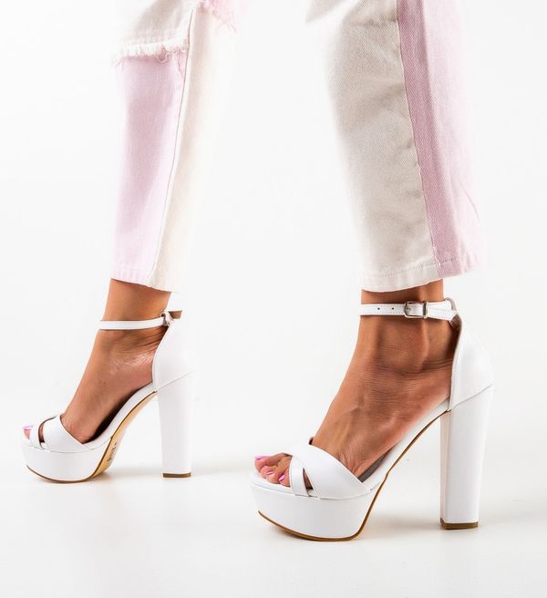 Wow Shoes Сандали на ток Barby Бели