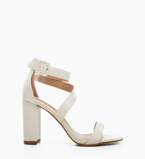 Ali Сандали на ток Beatrix Бели