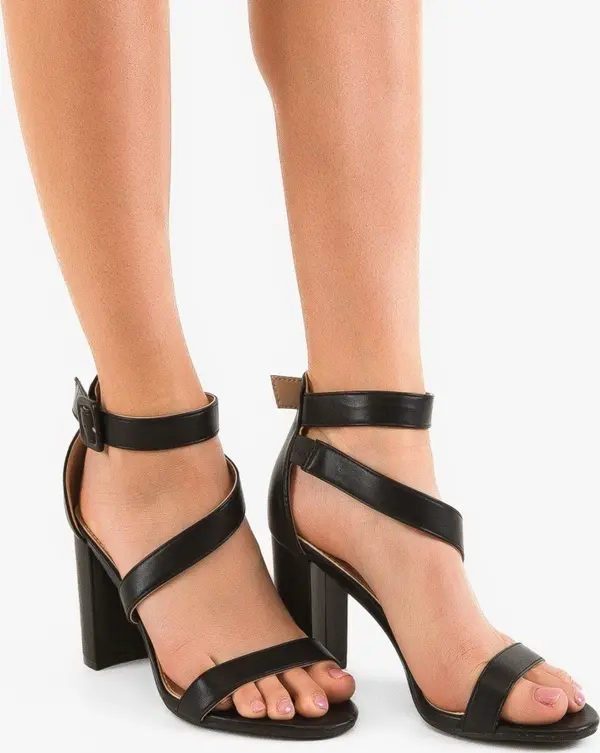 Ali Сандали на ток Beatrix Черни