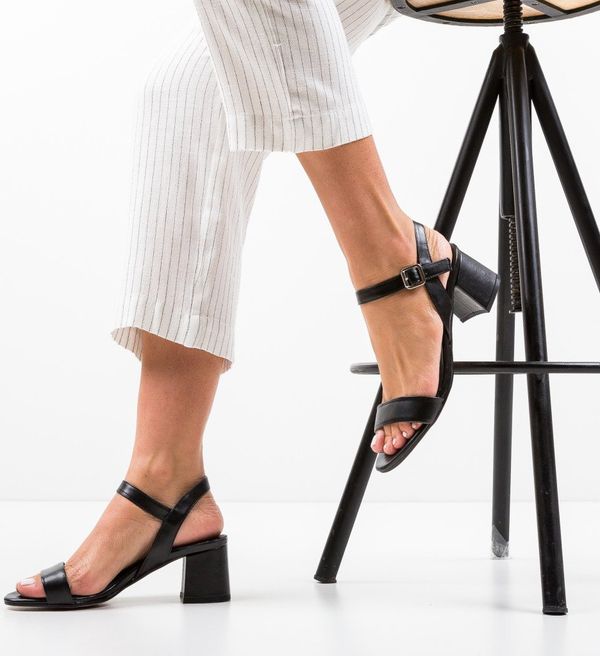 Ali Сандали на ток Beck Черни