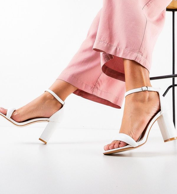 Ali Сандали на ток Bethan Бели