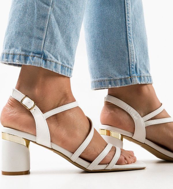 Botinelli Сандали на ток Bognit Бели