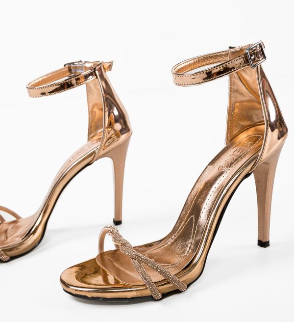 Wow Shoes Сандали на ток Breta Златни