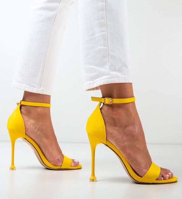 Botinelli Сандали на ток Brock Жълти