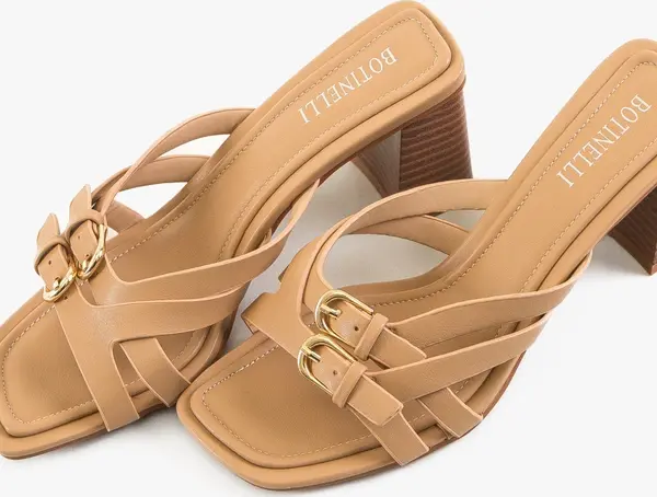 Botinelli Сандали на ток Chichi Бежов