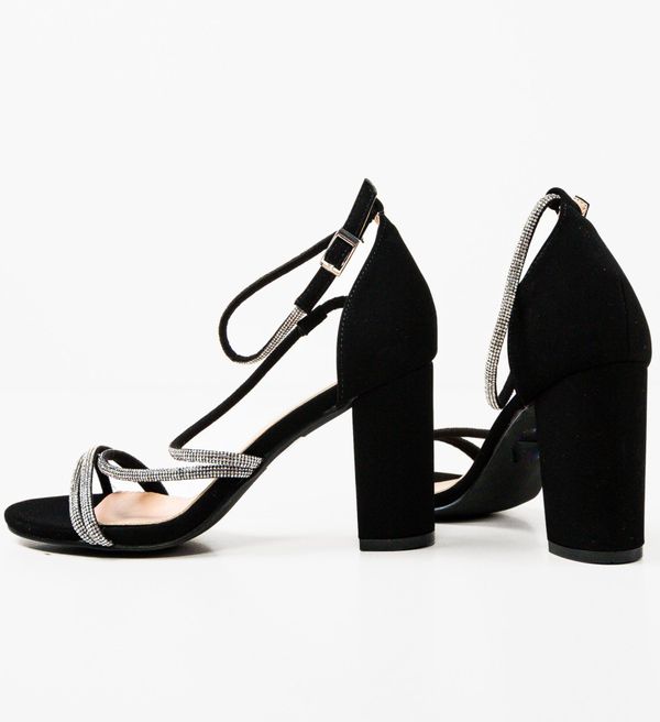 Mei Сандали на ток Chloe Черни