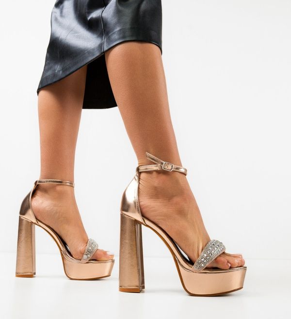 Ali Сандали на ток Christel Златни