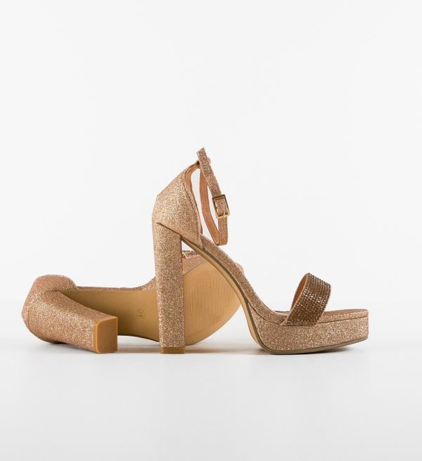 Ali Сандали на ток Chus Златни