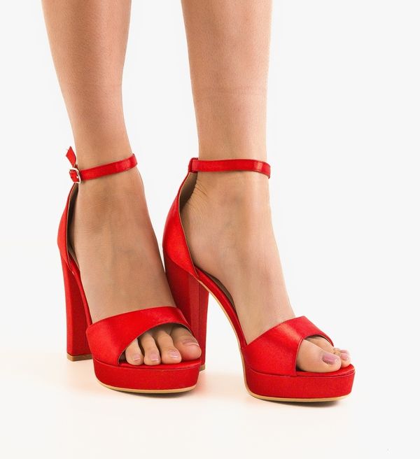 Carolie Сандали на ток Clara Червени