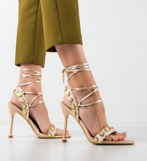 Ali Сандали на ток Clyde Златни