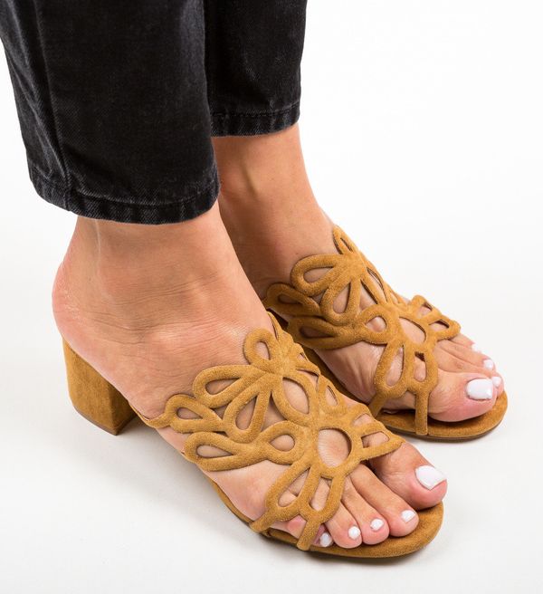 Botinelli Сандали на ток Dajoko Камел