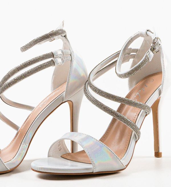 Hebe Сандали на ток Danent Бели