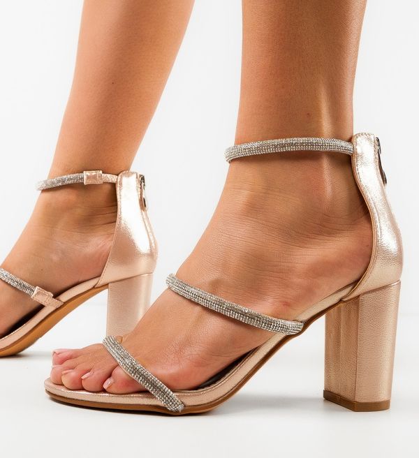 Mei Сандали на ток Delhi Златни