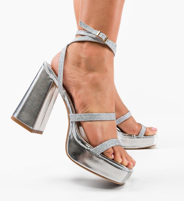 Ali Сандали на ток Dezi Сребърни