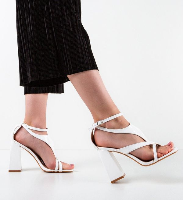 Ali Сандали на ток Dilara Бели