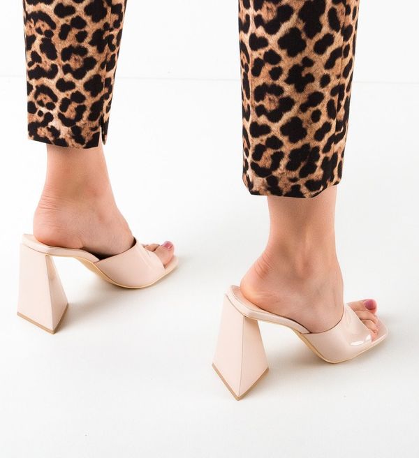 Ali Сандали на ток Duggan Нуд