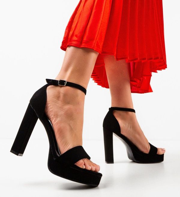 Mei Сандали на ток Dymex Черни