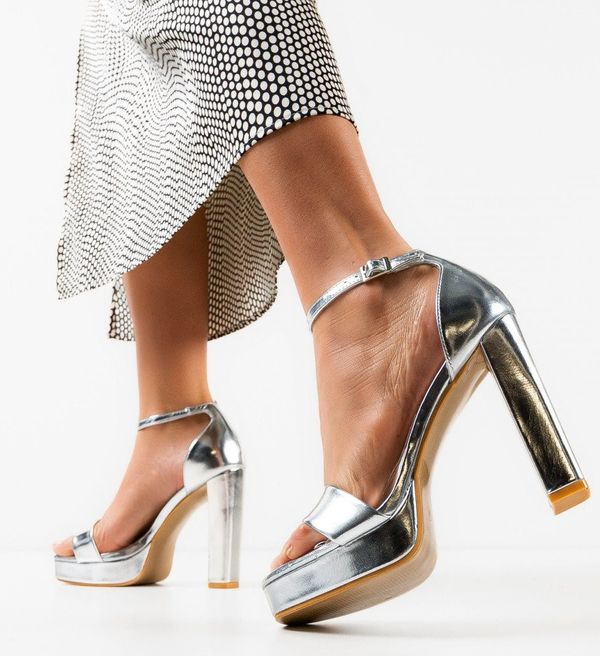 Mei Сандали на ток Dymex Сребърни