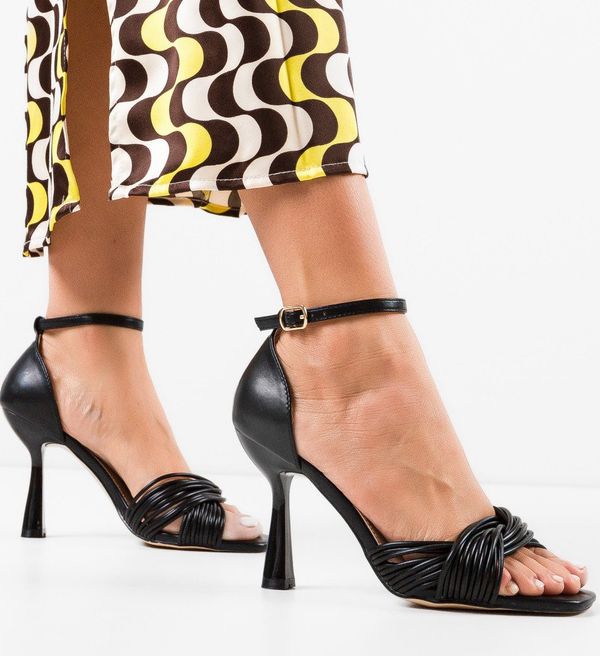 Botinelli Сандали на ток Elertya Черни