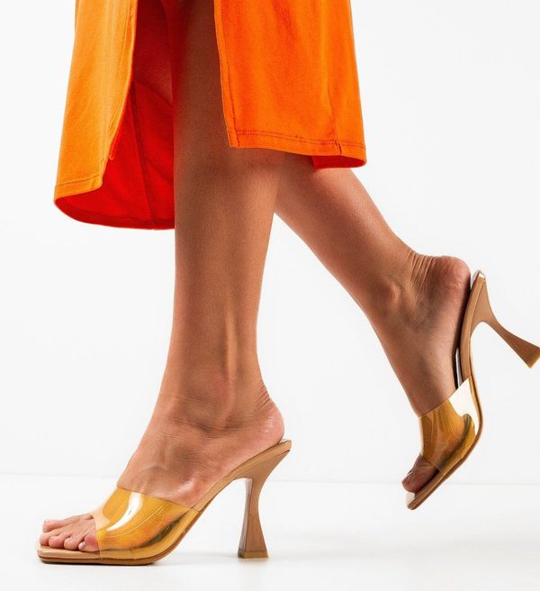 Botinelli Сандали на ток English Бежов