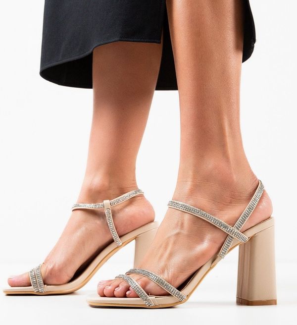 Ali Сандали на ток Estrada Бежов