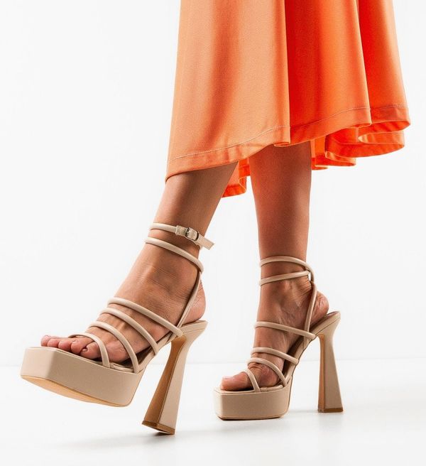 Ali Сандали на ток Everly Бежов