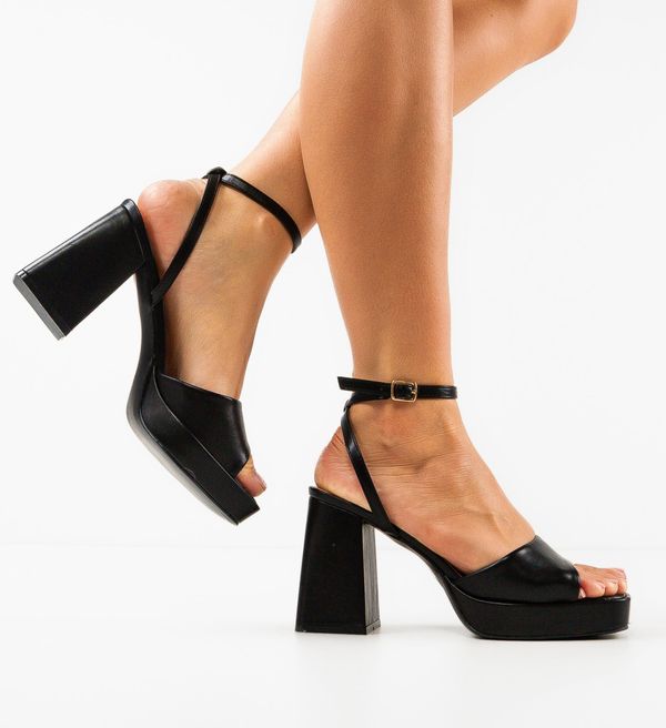 Ali Сандали на ток Flaviana Черни