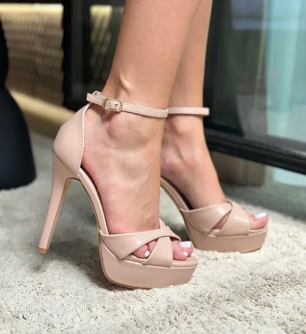 Botinelli Сандали на ток Foja Бежов