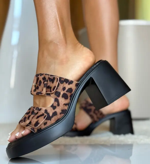 Botinelli Сандали на ток Gabyra Анимал принт