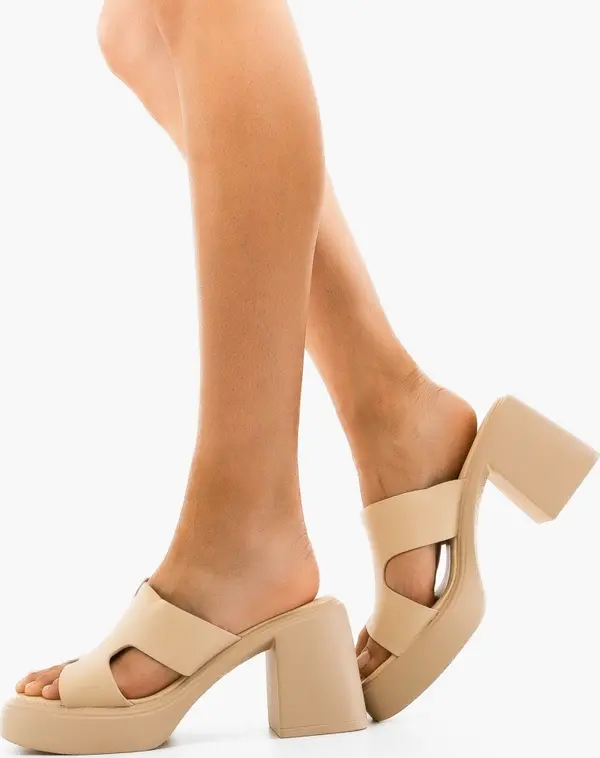 Botinelli Сандали на ток Gakal Бежов