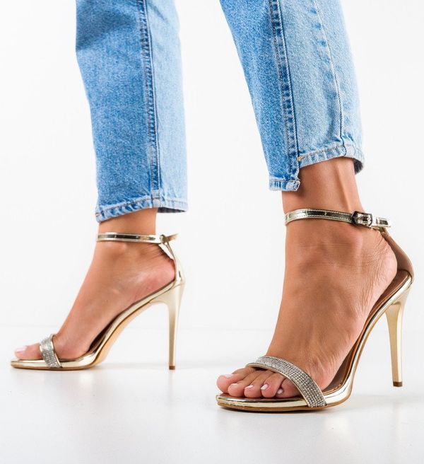 Udobni Сандали на ток Geneda Златни