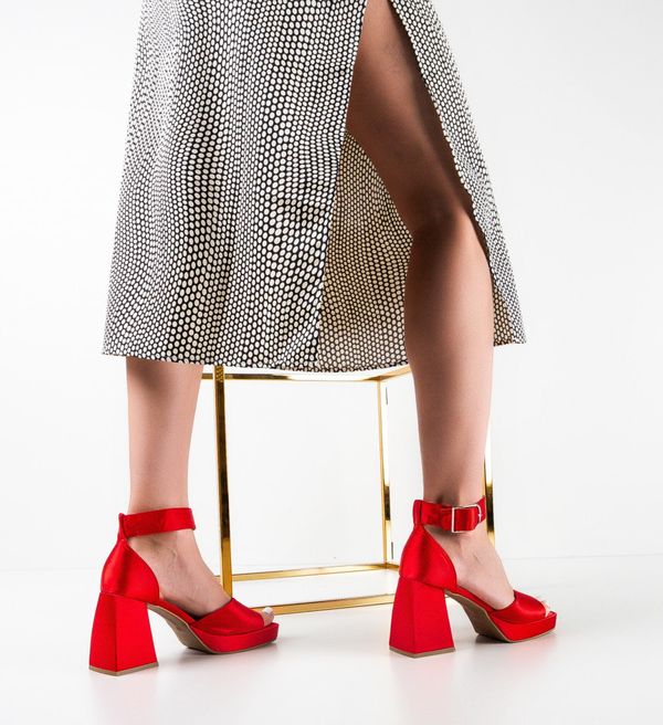 Carolie Сандали на ток Gerard Червени