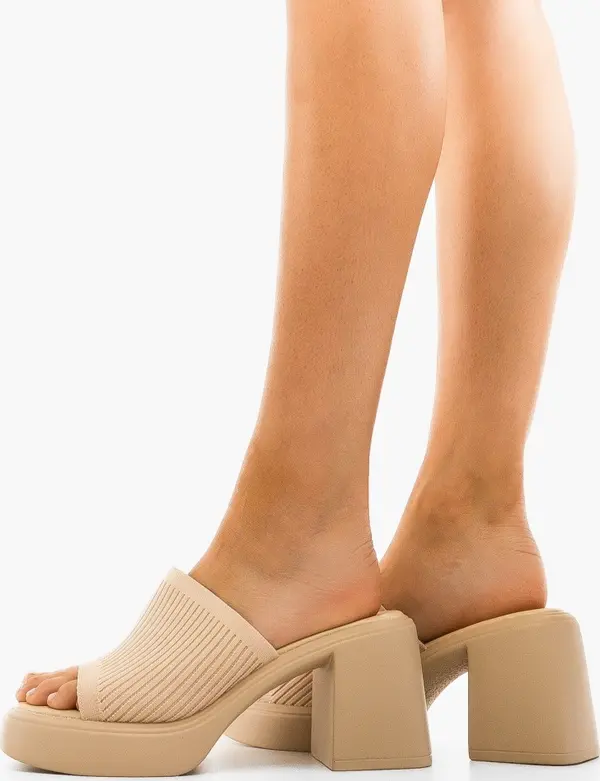 Botinelli Сандали на ток Gran Бежов