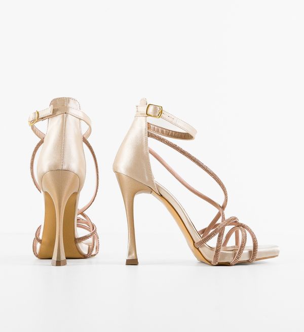 Wow Shoes Сандали на ток Guny Бежов