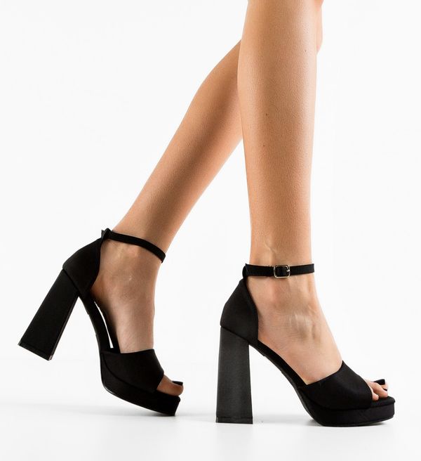 Ali Сандали на ток Harsh Черни