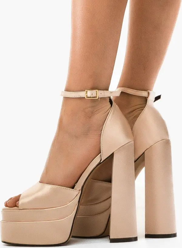 Ali Сандали на ток Haynes Бежов