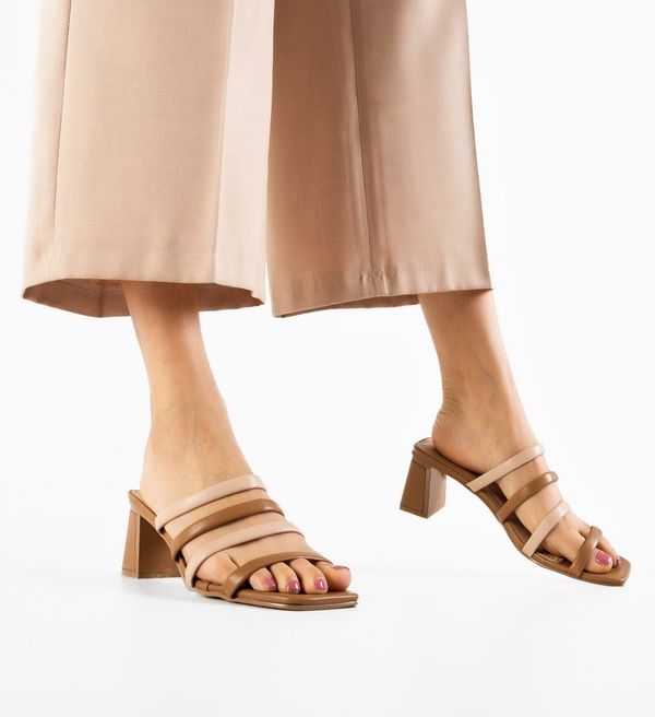 Botinelli Сандали на ток Hext Бежов