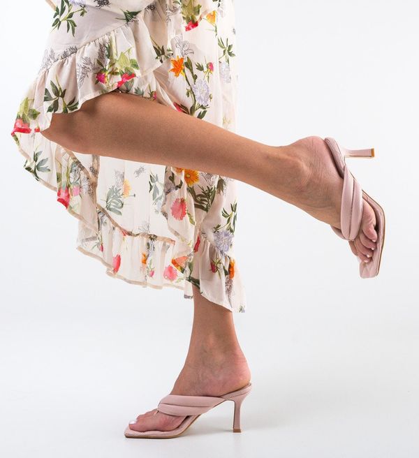 Ali Сандали на ток Holcomb Нуд