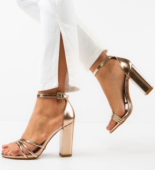 Mei Сандали на ток Holt Златни